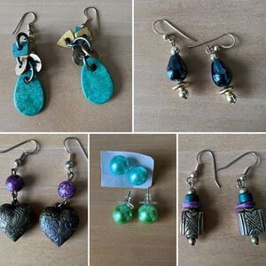 6 pairs of Earrings!!!!